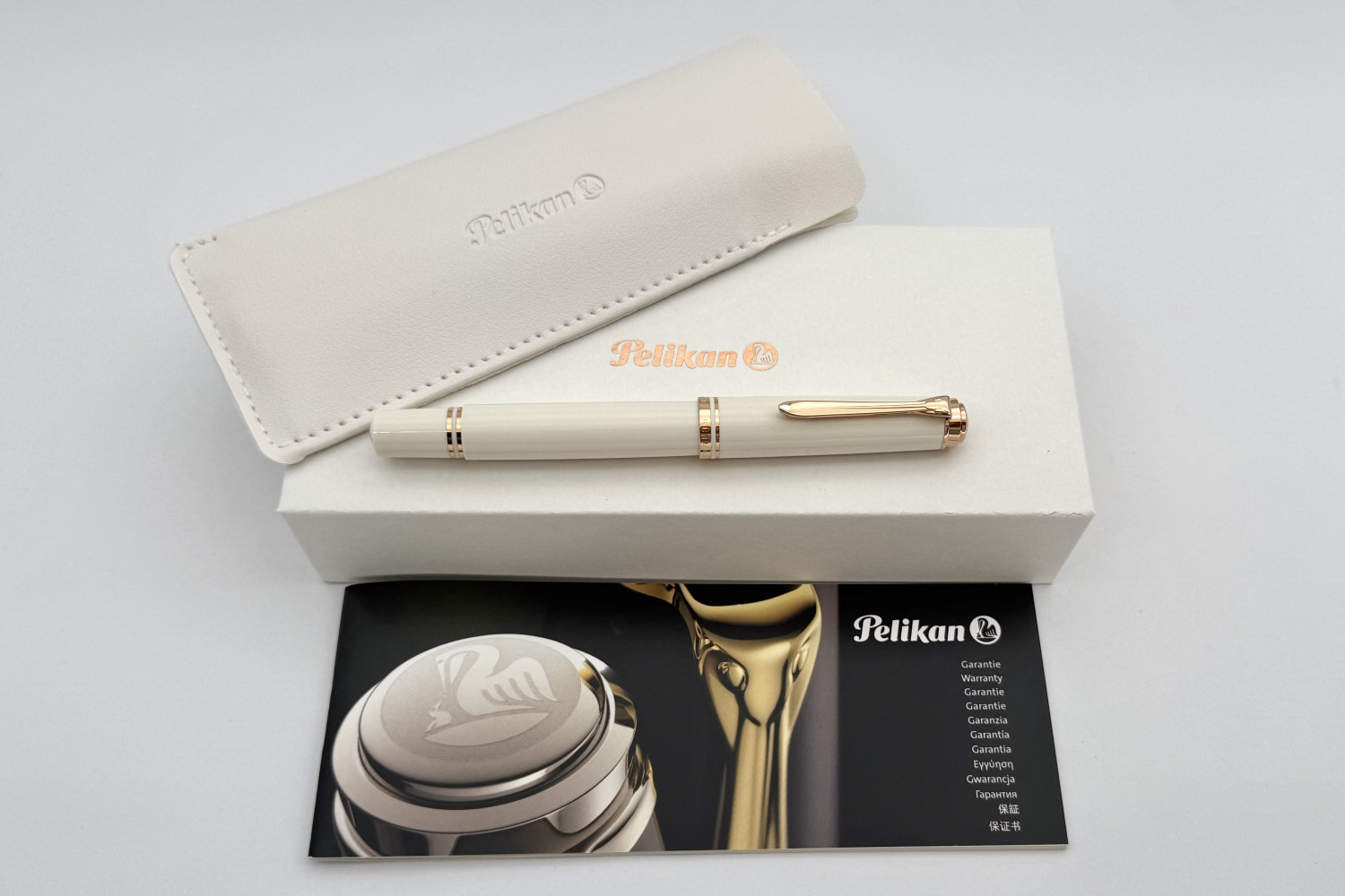 PelikanSESouveranM600WhiteRoseGoldFP_3